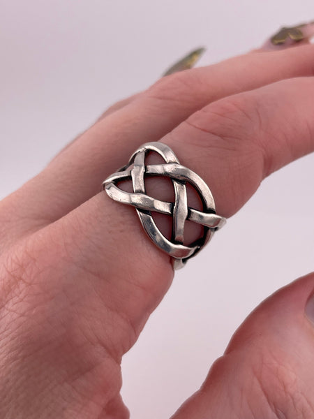 size 7.75 sterling silver stoneless woven ring