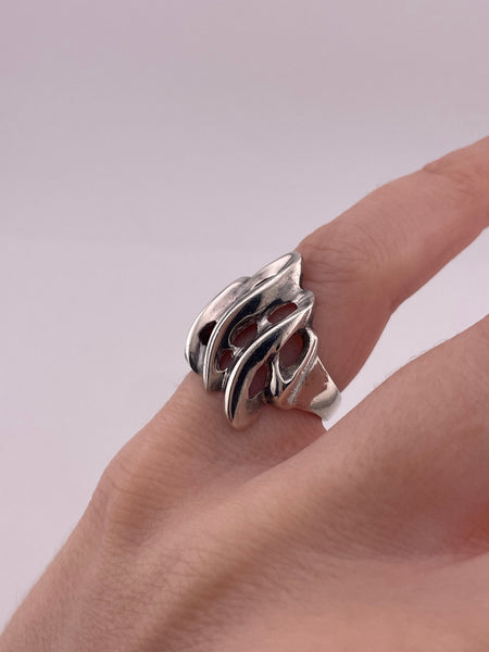 size 5.75 sterling silver stoneless abstract textured cut-out ring
