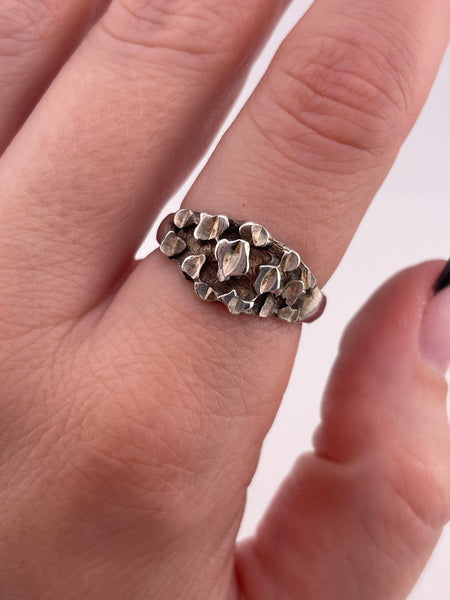 size 7.5 sterling silver stoneless textured ring