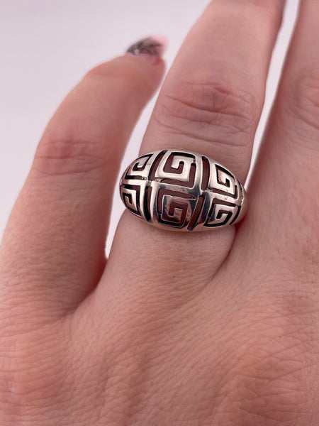 size 6 sterling silver stoneless Greek key cut-out ring