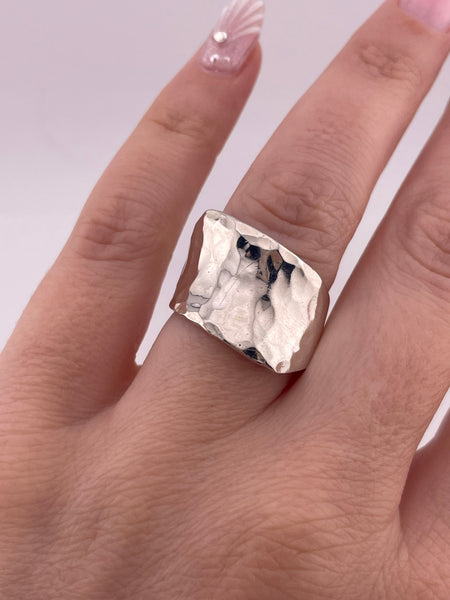 size 7.5 sterling silver stoneless hammered ring