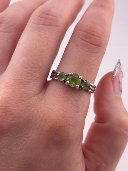 size 10 sterling silver faceted peridot ring