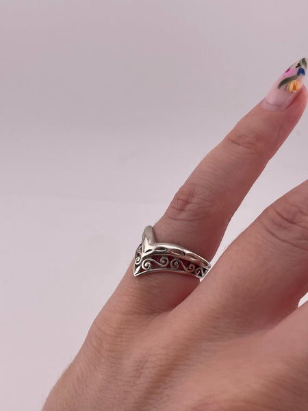 size 4.25 sterling silver stoneless V drop cut-out swirl ring **AS IS**