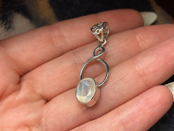 sterling silver faceted rainbow moonstone cut-out bail pendant
