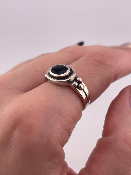 size 7.75 sterling silver synthetic onyx ring
