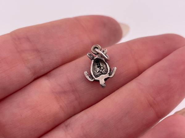 sterling silver small sea turtle pendant
