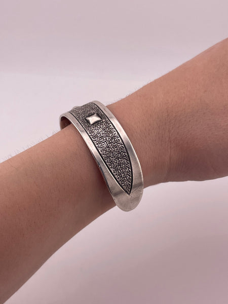 sterling silver stoneless textured cuff bracelet