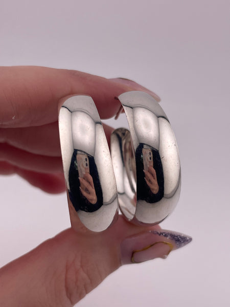 sterling silver 1-3/8" curved partial hoop post earrings