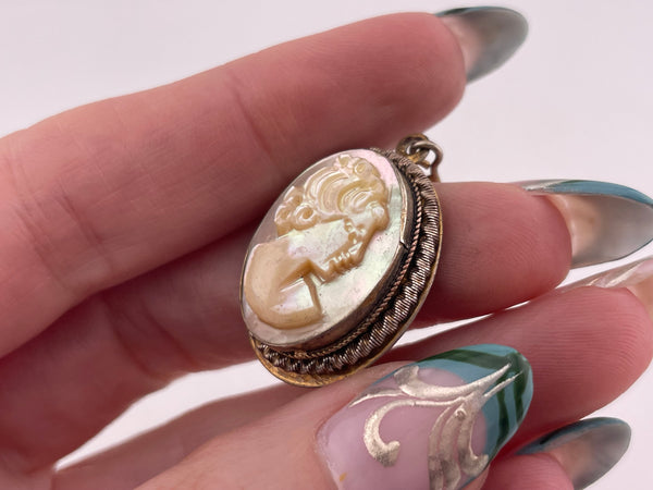 800 silver carved shell cameo pendant
