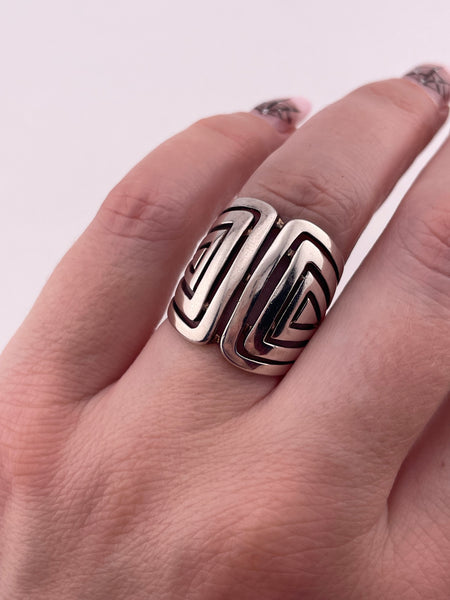 size 6 sterling silver stoneless cut-out triangle ring