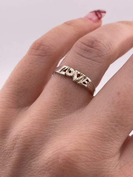 size 7 sterling silver "Love" ring