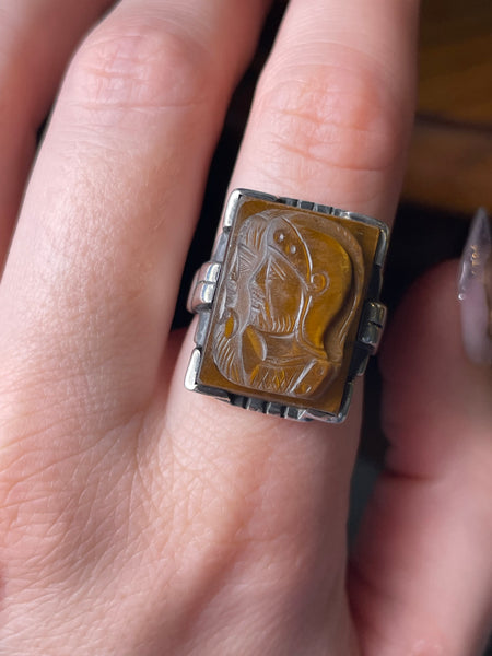 size 9 sterling silver tigers eye two knights cameo ring