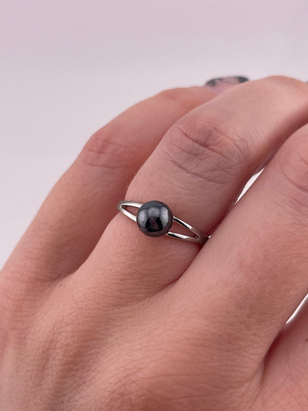 size 6 sterling silver synthetic black pearl ring