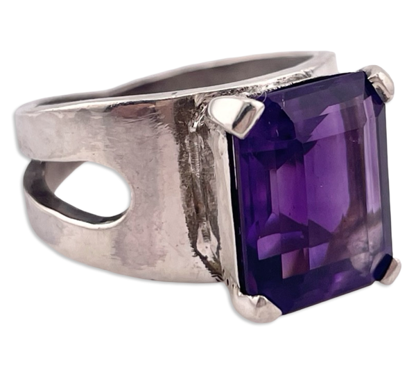 size 8 sterling silver faceted rectangle amethyst ring