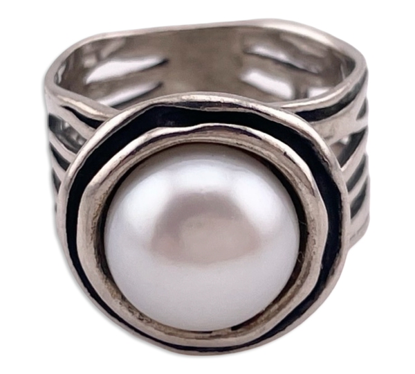 size 6 sterling silver faux pearl cut-out band ring