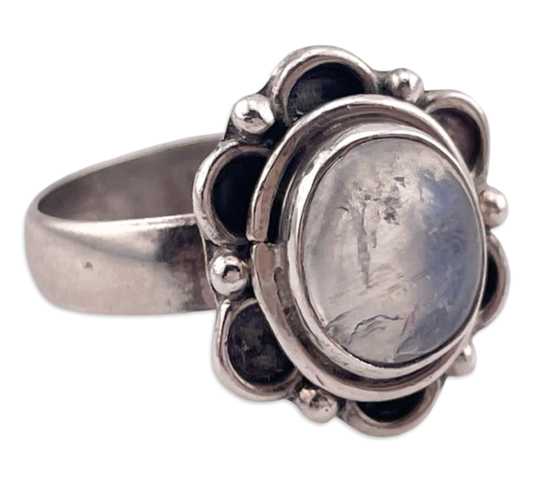 size 9 sterling silver oval rainbow moonstone ring