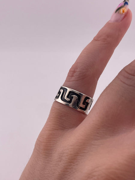 size 5.25 sterling silver Mexican meander band ring