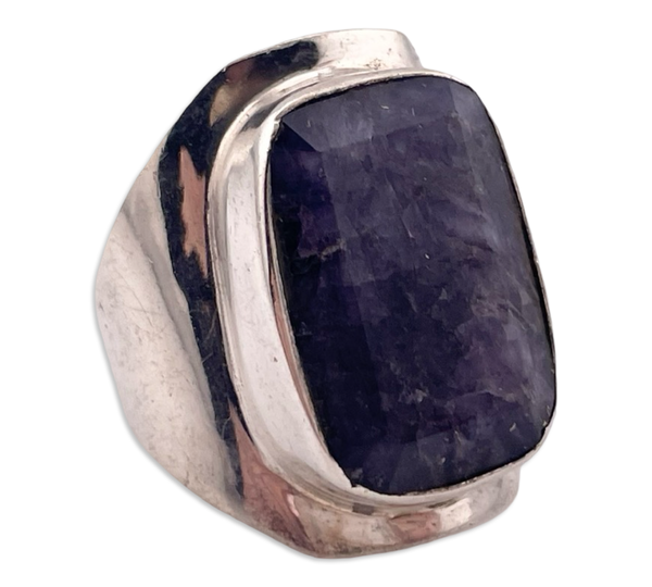 size 7 sterling silver faceted purple stone ring