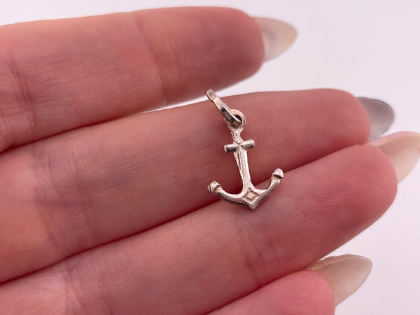 sterling silver small lightweight anchor pendant