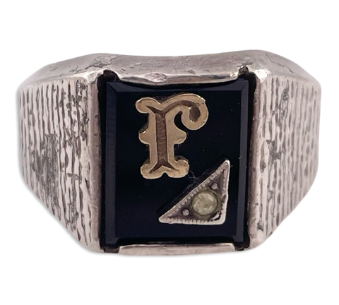 size 9.25 sterling silver Uncas onyx F(?) rhinestone initial ring