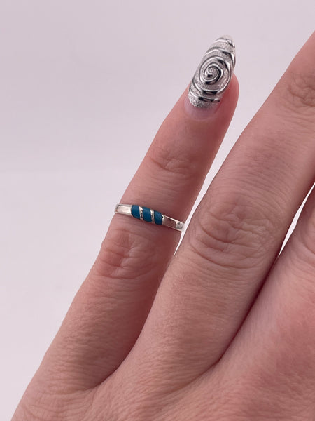size 2.25 sterling silver blue resin midi ring