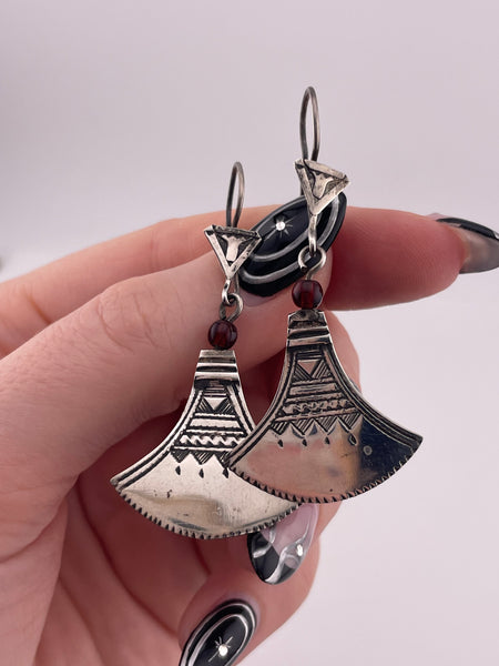 sterling silver etched fan garnet dangle earrings