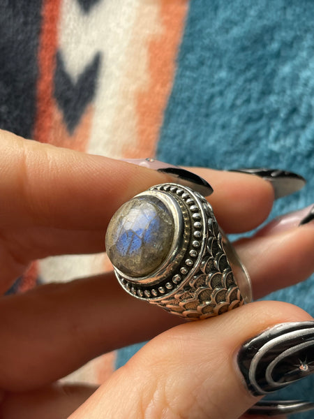 size 8.5 sterling silver labradorite ring