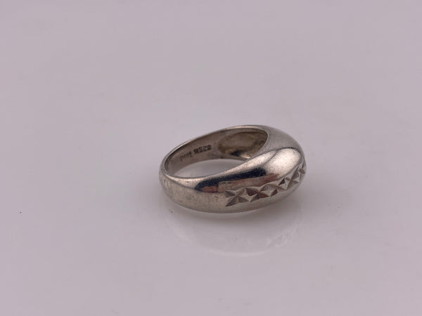 size 7.5 sterling silver stoneless textured ring