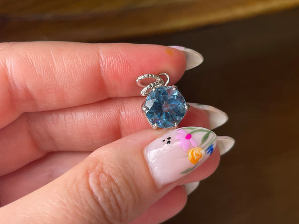 sterling silver faceted topaz pendant ***Cracked Stone***