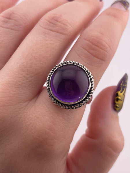 size 8.5 sterling silver round amethyst dome rope bezel ring