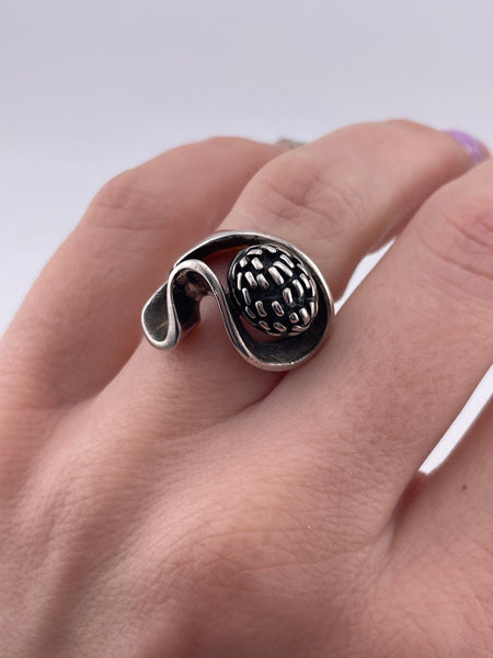 size 5.25 sterling silver stoneless modernist ring