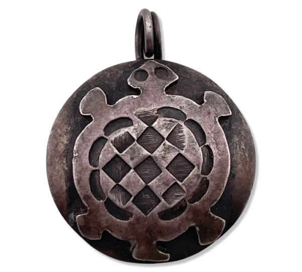sterling silver round turtle pendant