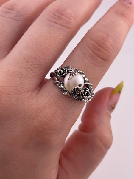 size 9.25 sterling silver faux pearl rose ring