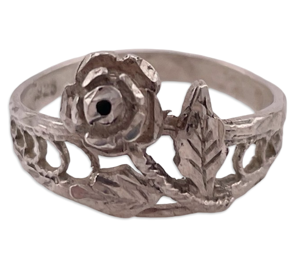 size 8 sterling silver rose ring