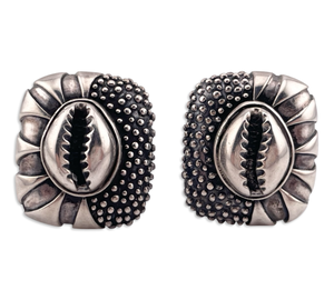 sterling silver Dian Malouf stoneless cowrie shell clip on earrings