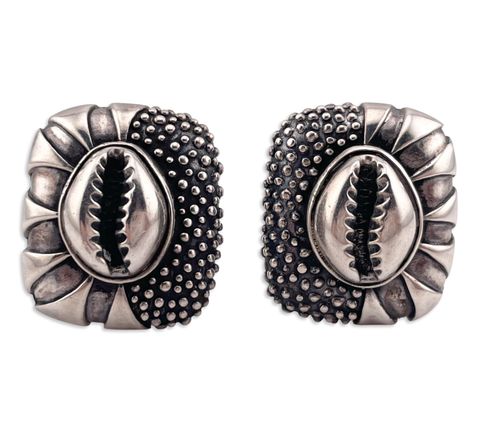 sterling silver Dian Malouf stoneless cowrie shell clip on earrings
