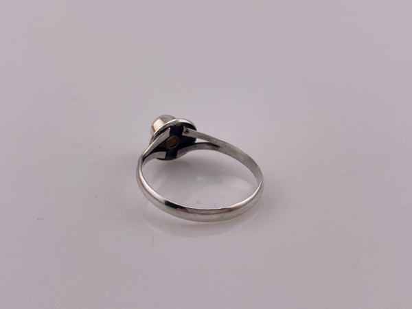 size 8.5 sterling silver synthetic pearl ring