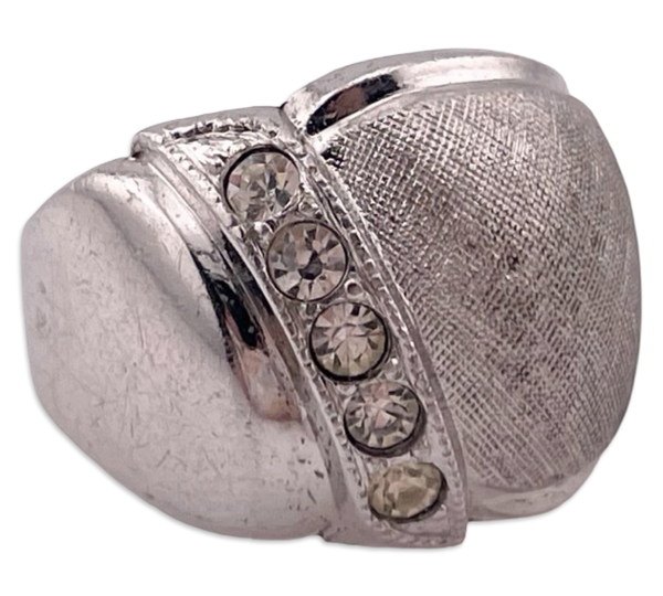 size 6 sterling silver rhodium plated Clark & Coombs textured rhinestone ring