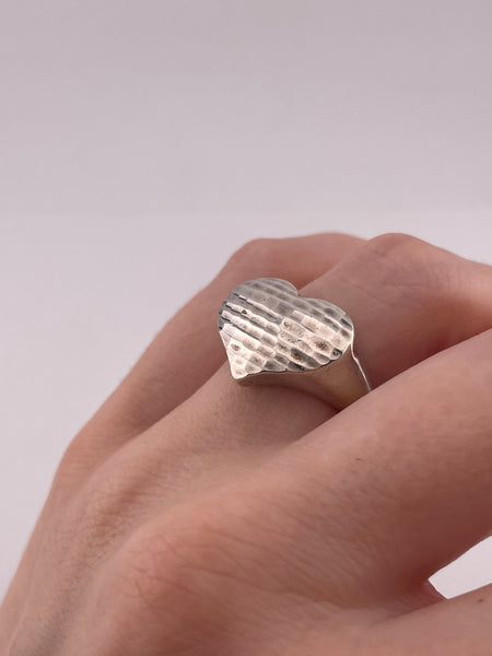 size 7.5 sterling silver textured heart ring