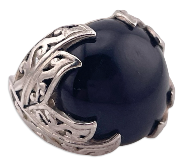 size 5.75 sterling silver black glass cut-out design ring