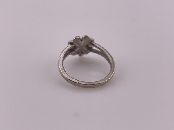 size 6 sterling silver four leaf clover ring