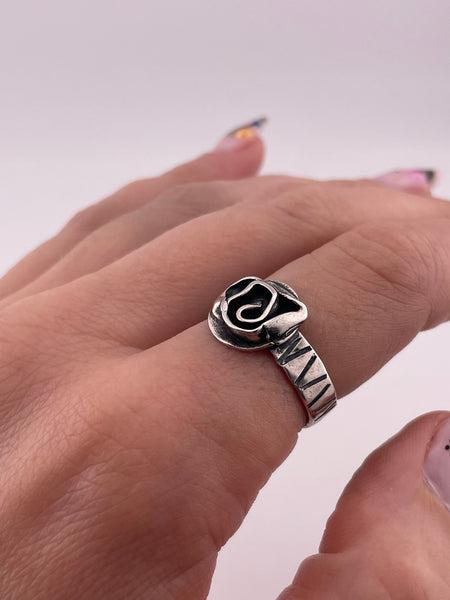 size 8 sterling silver artisan flower rose ring