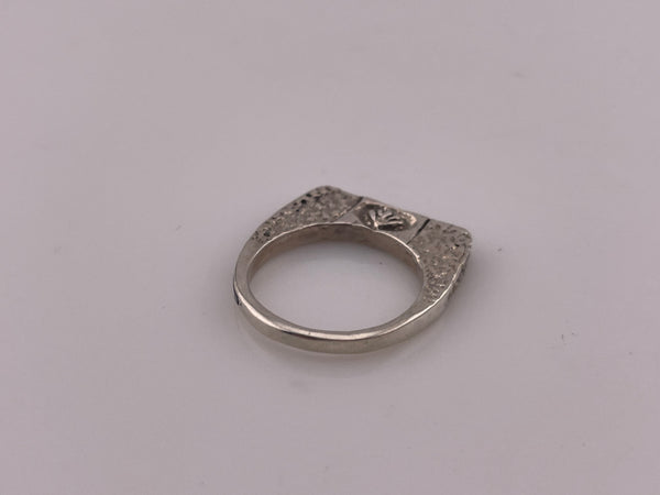 size 8 sterling silver stoneless textured raised profile bar ring
