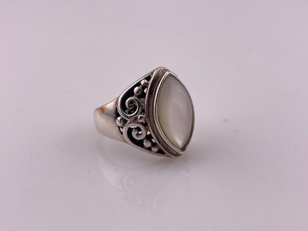 size 6.75 sterling silver mother of pearl swirl design ring