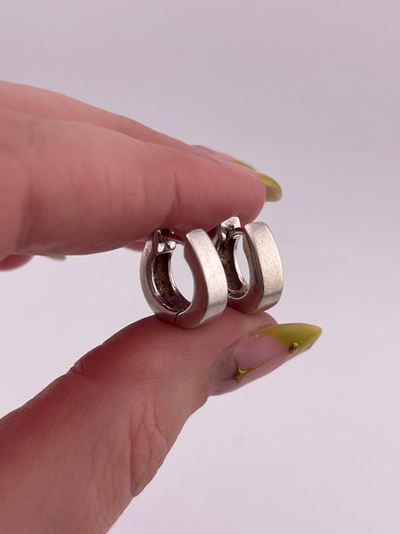 sterling silver Zina stoneless small round hinge hoop earrings