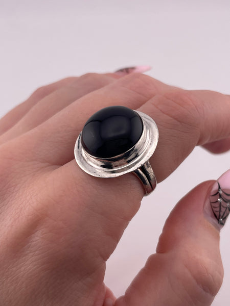 size 7.5 sterling silver round black agate ring