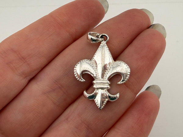 sterling silver rhodium plated fleur de lis pendant