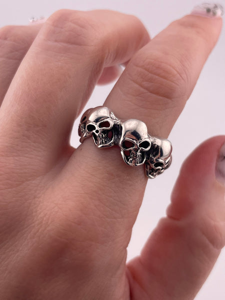 size 8 sterling silver skull band ring