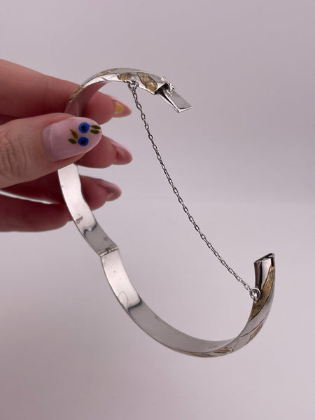 sterling silver 7-5/16" gold wash etched hinge bangle bracelet