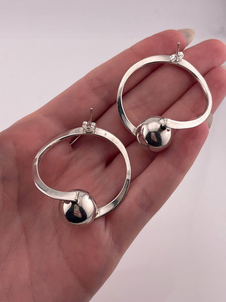 sterling silver Mexican modern stoneless spinning orb ball post earrings